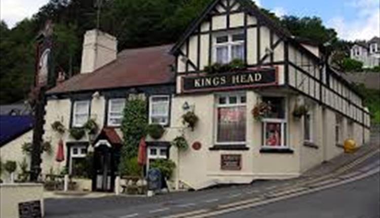 Bodlondeb Castle Bed & Breakfast { Central Llandudno} Buitenkant foto