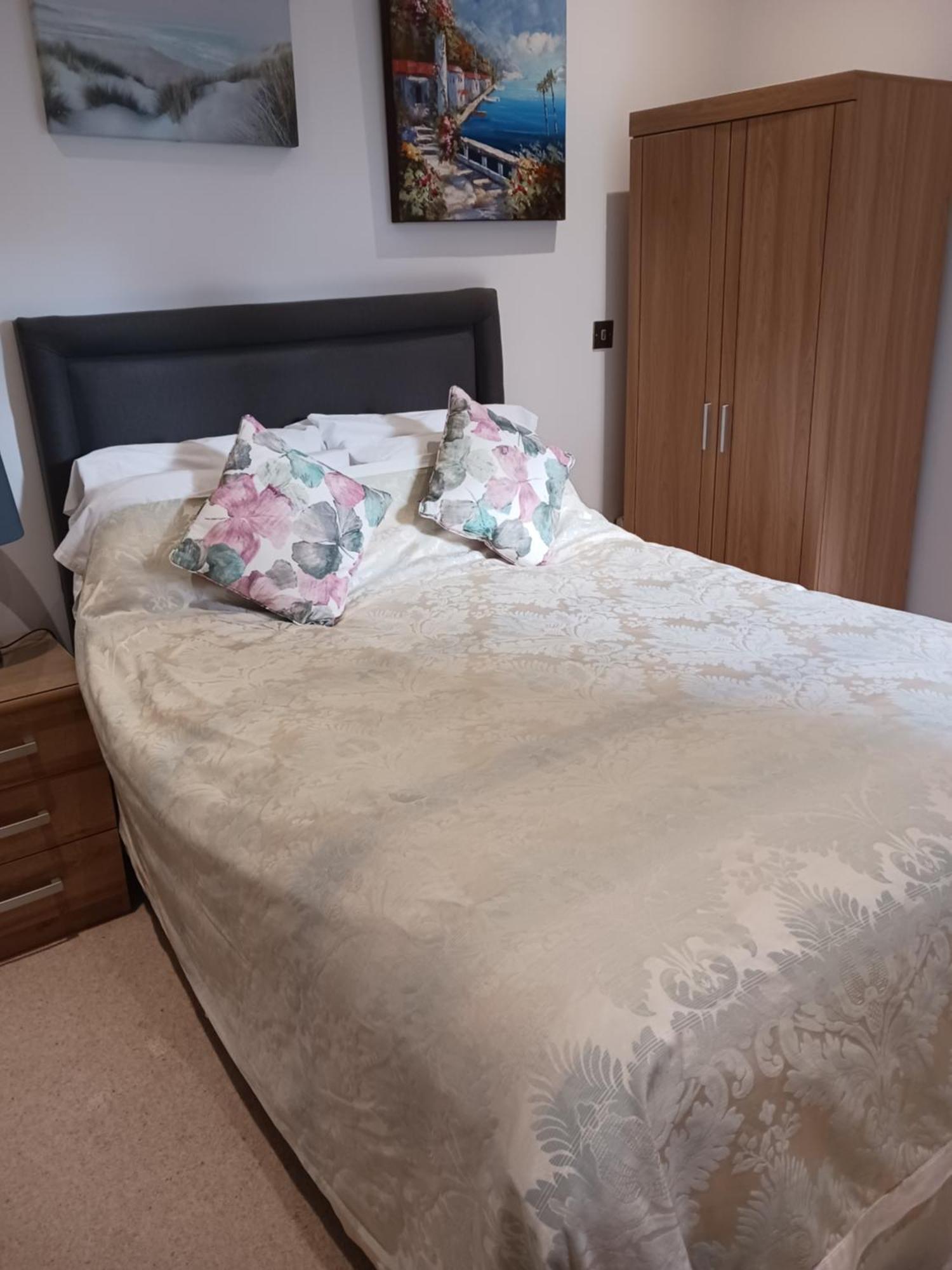 Bodlondeb Castle Bed & Breakfast { Central Llandudno} Buitenkant foto
